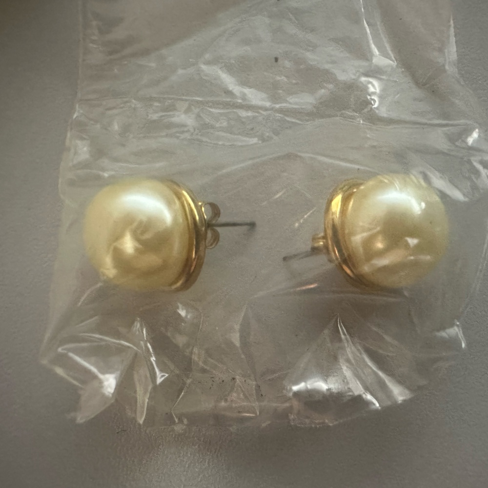 Vintage AVON earrings never worn sealed
